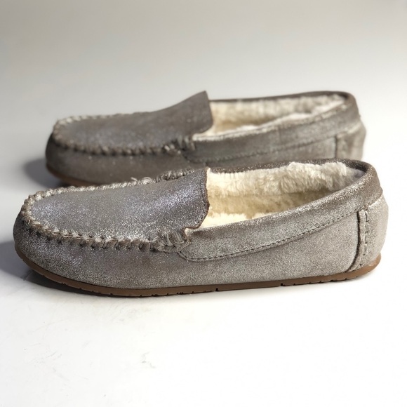Lands’ End silver metallic leather slippers faux fur lining moccasins mocs 6 - Picture 5 of 12